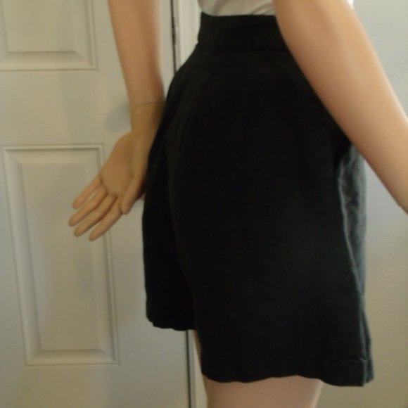 Sz. 7/8 Jennifer Eden Distressed Black Shorts - Picture 3 of 5